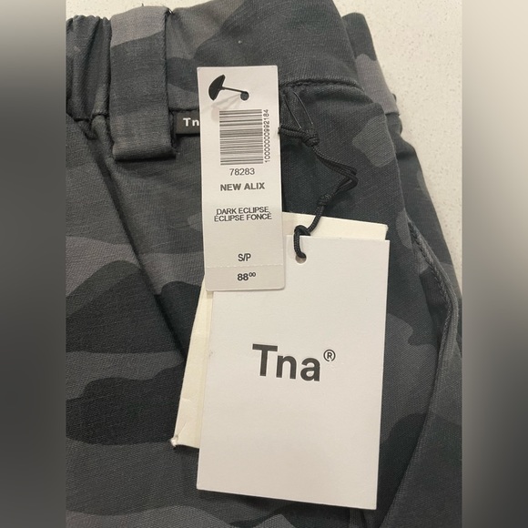 BNWT Aritzia TNA Alix cargo pants size S - Picture 3 of 4